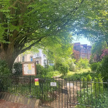 Elegant Georgian Near Clifton Village *